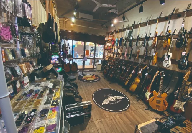 Marniya used guitar shop (5)