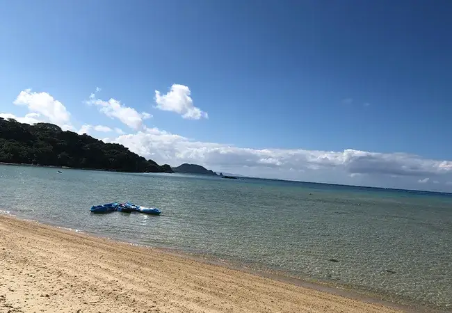 初めての海水浴は、設備のある場所から。