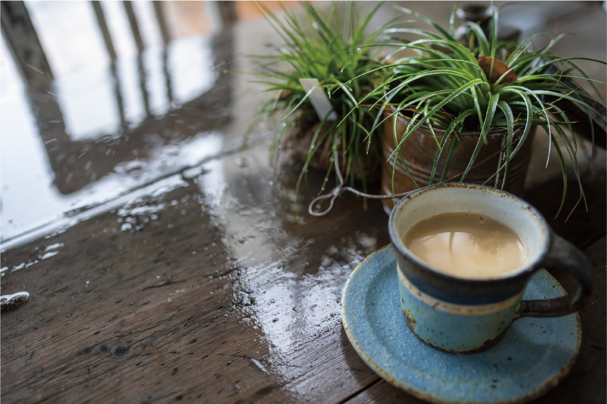 雨の日のカフェ時間｜石垣島市街地