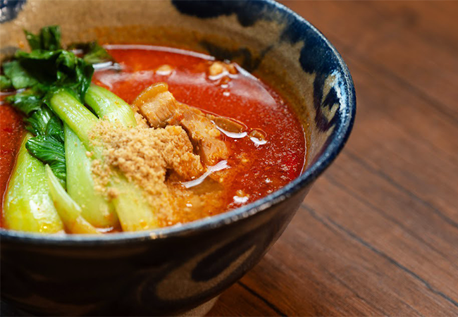 八重山そば酒場 東風平の八重山そばと島料理